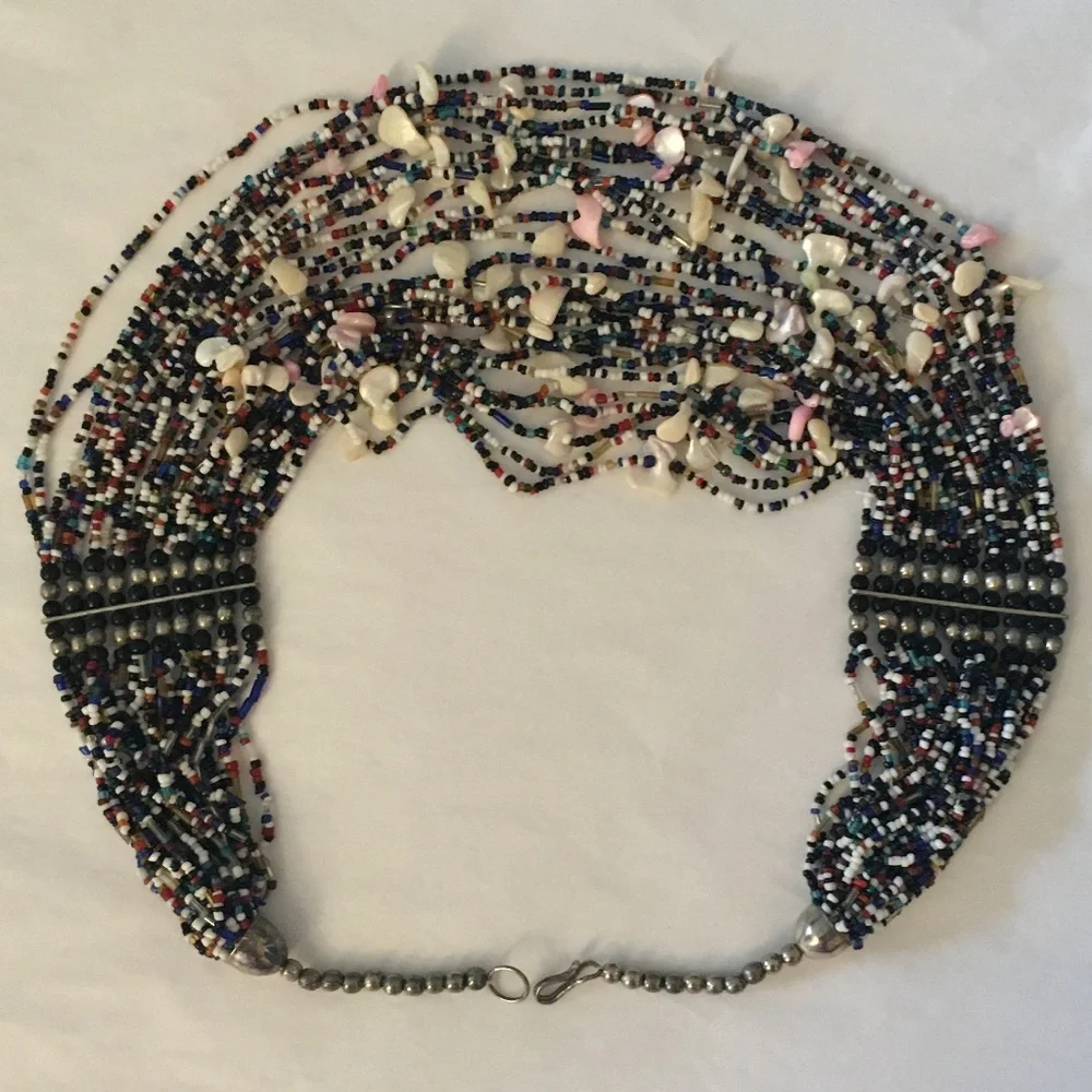 SOLD—Vintage 1970’s Beaded Seashell Tribal Layer Bib Necklace from Aruba - Picture 13 of 16